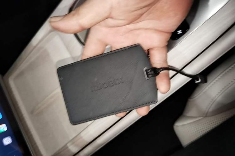 Used Xiaomi Auto SU7 2024 Rear-Drive Long-Range Intelligent Driving Version Vehicle Key