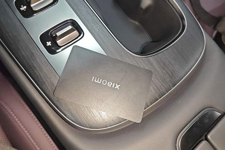 Used Xiaomi Auto SU7 2024 Rear-Drive Long-Range Intelligent Driving Version Vehicle Key