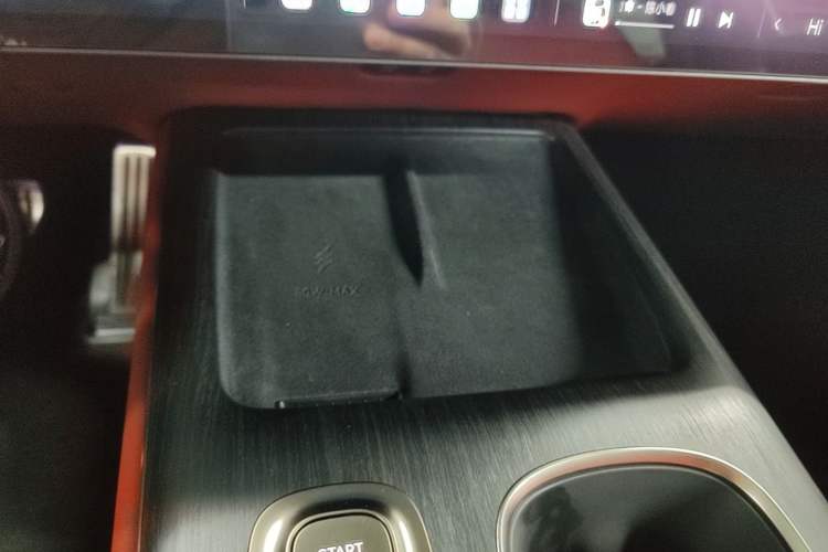 Used Xiaomi Auto SU7 2024 Four-Wheel Drive Ultra-Long Range Advanced Intelligent Driving Max Edition Vehicle Key