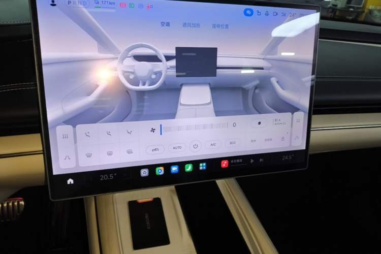 Used Xiaomi Auto SU7 2024 Four-Wheel Drive Ultra-Long Range Advanced Intelligent Driving Max Edition Audio And AC Panel
