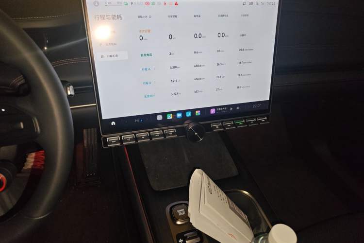 Used Xiaomi Auto SU7 2024 Four-Wheel Drive Ultra-Long Range Advanced Intelligent Driving Max Edition Audio And AC Panel
