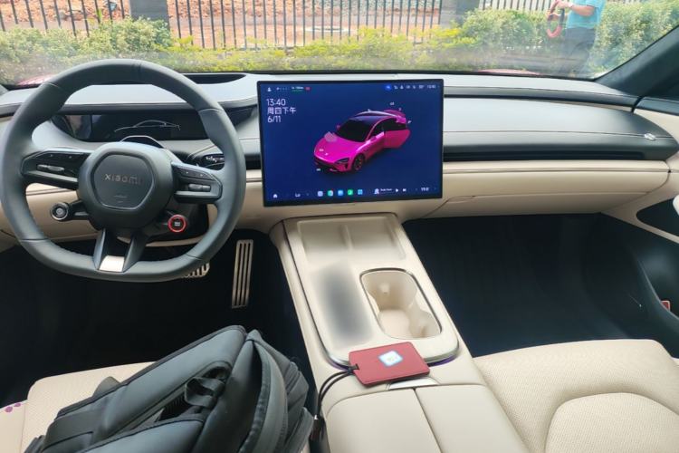 Used Xiaomi Auto SU7 2024 Four-Wheel Drive Ultra-Long Range Advanced Intelligent Driving Max Edition Center Console