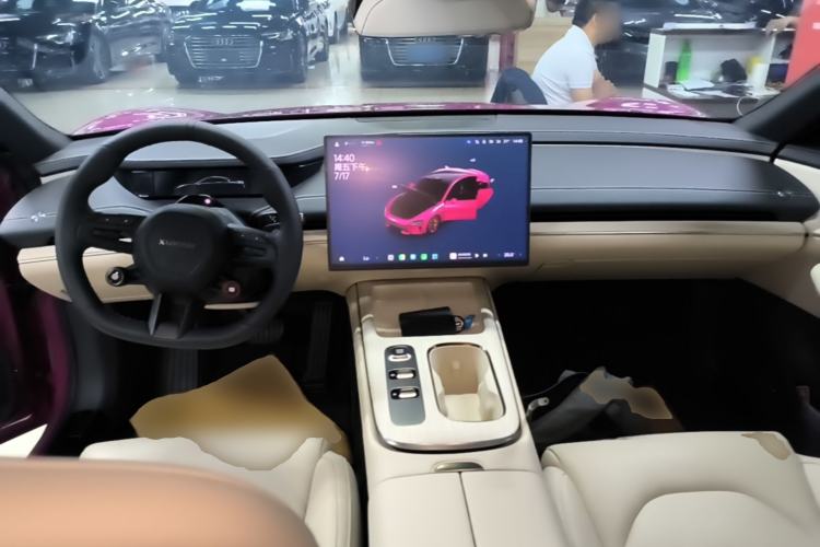 Used Xiaomi Auto SU7 2024 Rear-Drive Ultra-Long Range Advanced Pro-Level Intelligent Driving Version Center Console