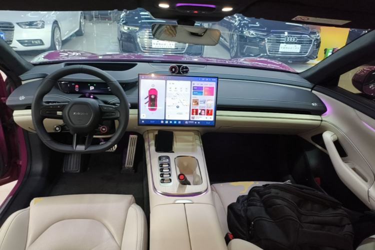 Used Xiaomi Auto SU7 2024 Four-Wheel Drive Ultra-Long Range Advanced Intelligent Driving Max Edition Center Console