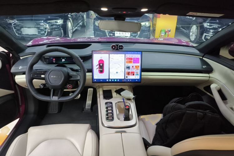 Used Xiaomi Auto SU7 2024 Four-Wheel Drive Ultra-Long Range Advanced Intelligent Driving Max Edition Center Console