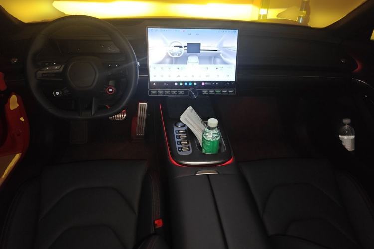 Used Xiaomi Auto SU7 2024 Four-Wheel Drive Ultra-Long Range Advanced Intelligent Driving Max Edition Center Console