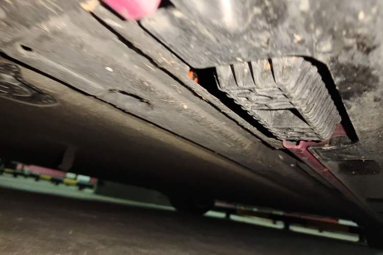Used Xiaomi Auto SU7 2024 Four-Wheel Drive Ultra-Long Range Advanced Intelligent Driving Max Edition Chassis Front Left