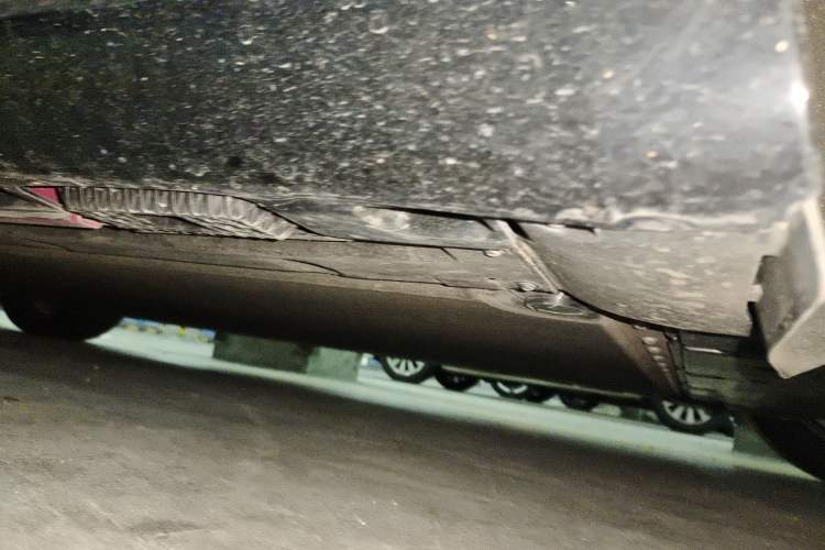 Used Xiaomi Auto SU7 2024 Four-Wheel Drive Ultra-Long Range Advanced Intelligent Driving Max Edition Chassis Rear Left