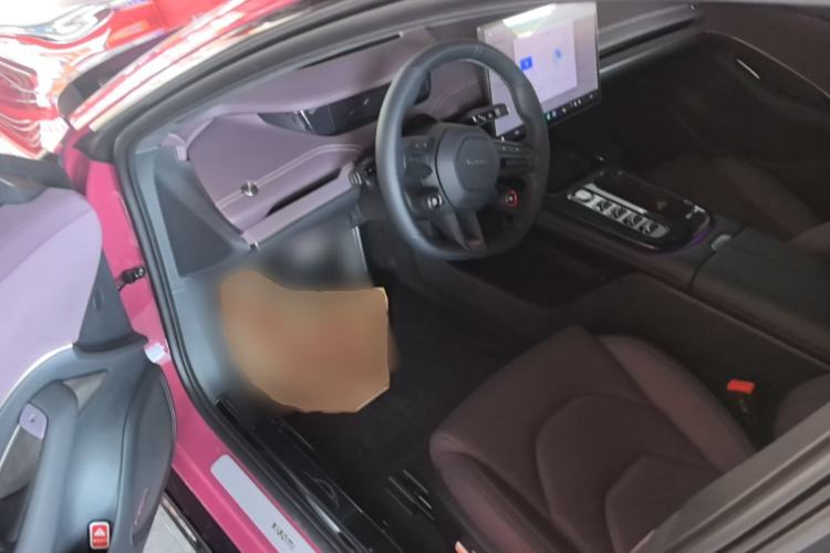 Used Xiaomi Auto SU7 2024 Four-Wheel Drive Ultra-Long Range Advanced Intelligent Driving Max Edition Driver Seat