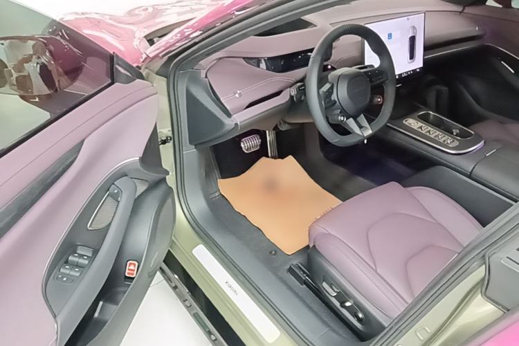 Used Xiaomi Auto SU7 2024 Four-Wheel Drive Ultra-Long Range Advanced Intelligent Driving Max Edition Driver Seat