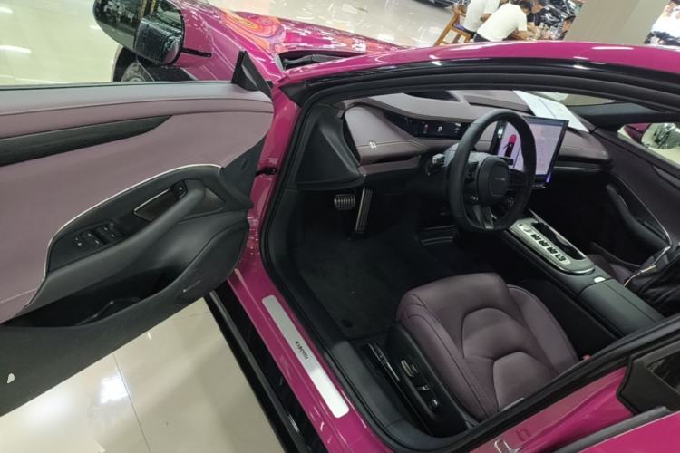Used Xiaomi Auto SU7 2024 Four-Wheel Drive Ultra-Long Range Advanced Intelligent Driving Max Edition Driver Seat