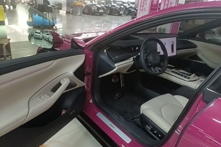 Used Xiaomi Auto SU7 2024 Four-Wheel Drive Ultra-Long Range Advanced Intelligent Driving Max Edition Driver Seat