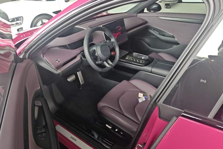 Used Xiaomi Auto SU7 2024 Four-Wheel Drive Ultra-Long Range Advanced Intelligent Driving Max Edition Driver Seat