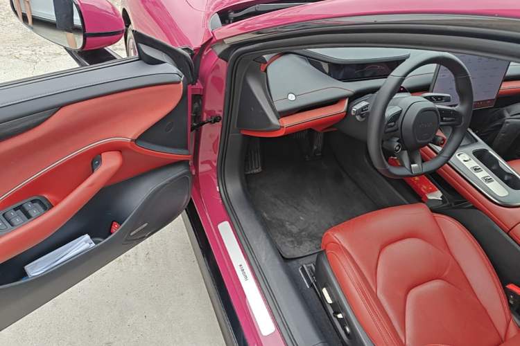 Used Xiaomi Auto SU7 2024 Rear-Drive Long-Range Intelligent Driving Version Driver Seat