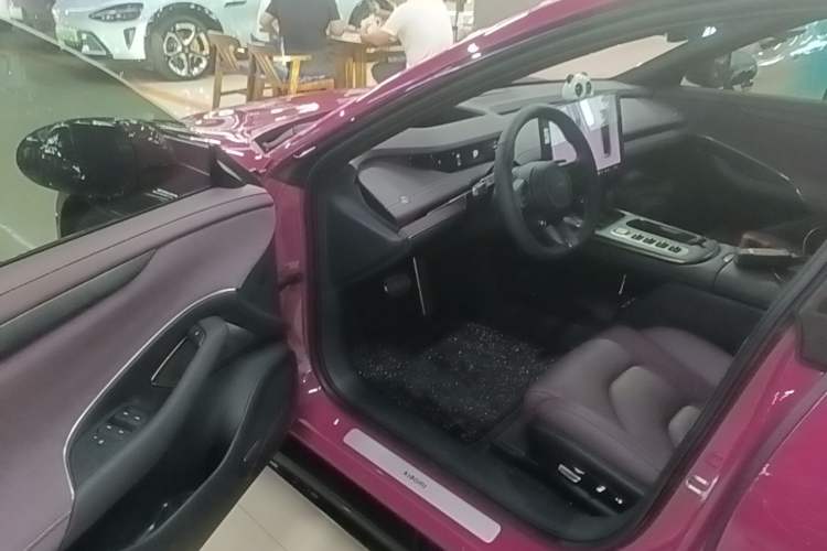 Used Xiaomi Auto SU7 2024 Four-Wheel Drive Ultra-Long Range Advanced Intelligent Driving Max Edition Driver Seat