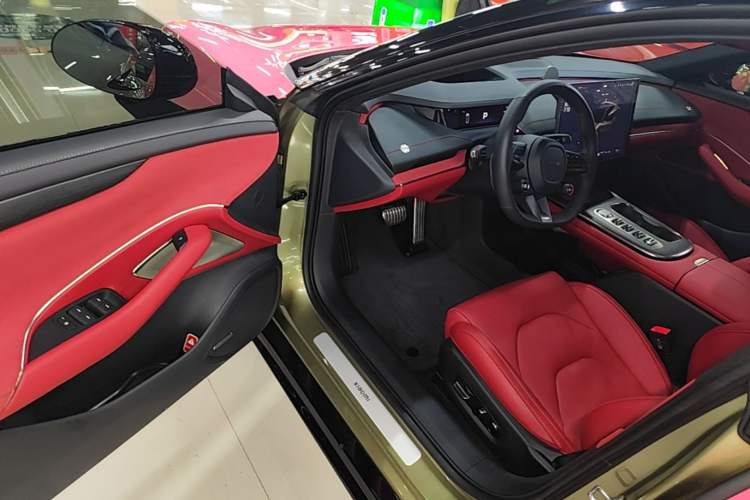 Used Xiaomi Auto SU7 2024 Four-Wheel Drive Ultra-Long Range Advanced Intelligent Driving Max Edition Driver Seat