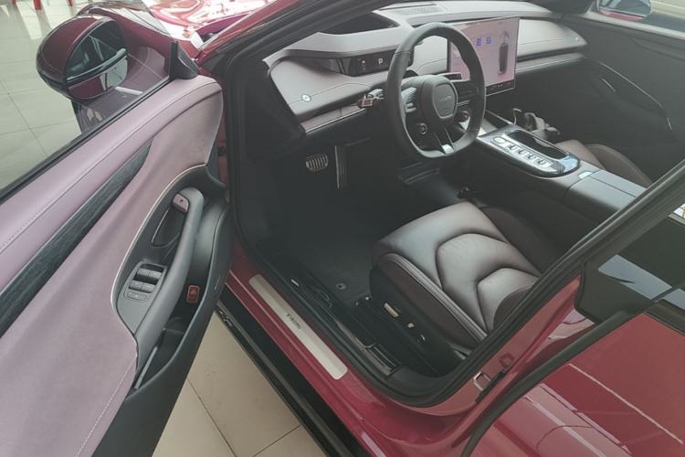 Used Xiaomi Auto SU7 2024 Four-Wheel Drive Ultra-Long Range Advanced Intelligent Driving Max Edition Driver Seat
