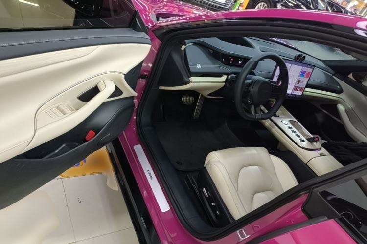 Used Xiaomi Auto SU7 2024 Four-Wheel Drive Ultra-Long Range Advanced Intelligent Driving Max Edition Driver Seat