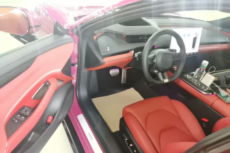 Used Xiaomi Auto SU7 2024 Four-Wheel Drive Ultra-Long Range Advanced Intelligent Driving Max Edition Driver Seat