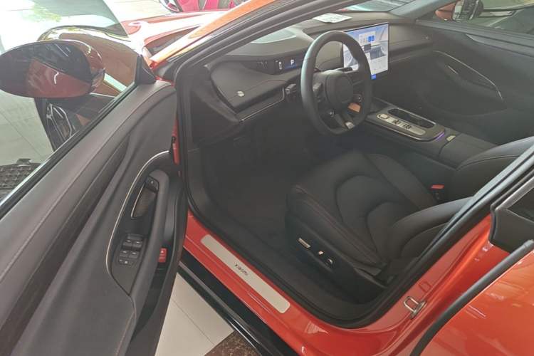 Used Xiaomi Auto SU7 2024 Rear-Drive Ultra-Long Range Advanced Pro-Level Intelligent Driving Version Driver Seat