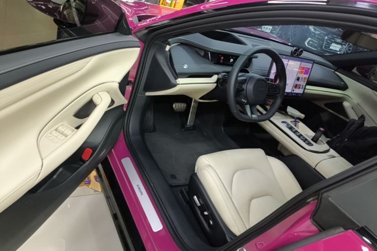 Used Xiaomi Auto SU7 2024 Four-Wheel Drive Ultra-Long Range Advanced Intelligent Driving Max Edition Driver Seat