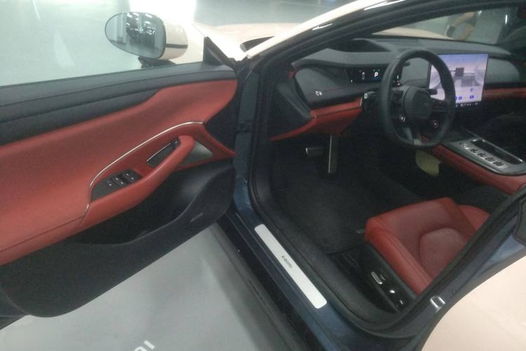 Used Xiaomi Auto SU7 2024 Four-Wheel Drive Ultra-Long Range Advanced Intelligent Driving Max Edition Driver Seat