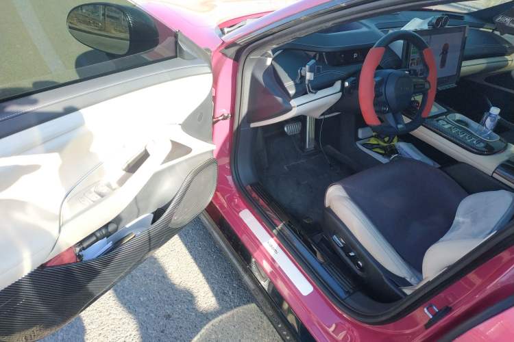 Used Xiaomi Auto SU7 2024 Four-Wheel Drive Ultra-Long Range Advanced Intelligent Driving Max Edition Driver Seat
