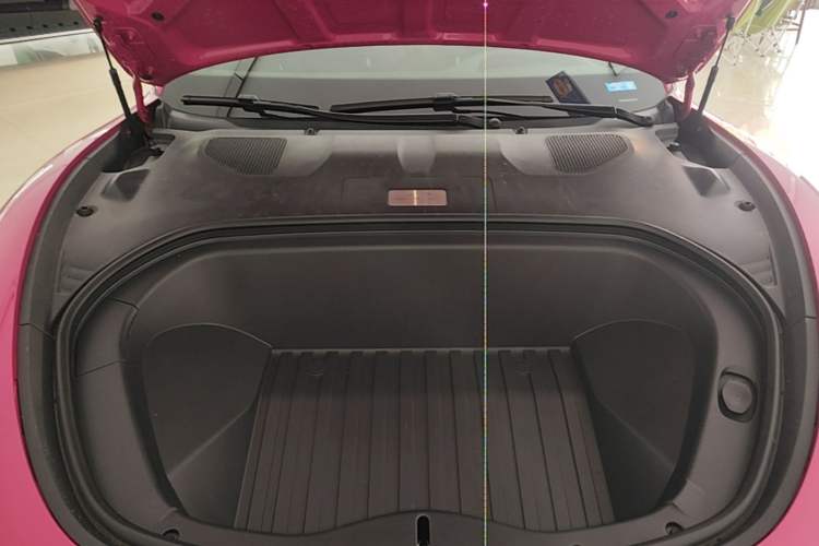 Used Xiaomi Auto SU7 2024 Four-Wheel Drive Ultra-Long Range Advanced Intelligent Driving Max Edition Engine Bay