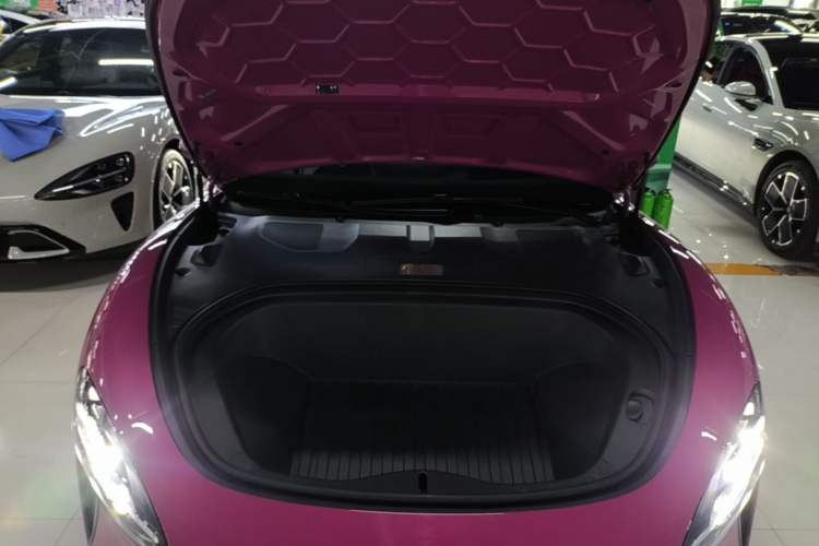 Used Xiaomi Auto SU7 2024 Four-Wheel Drive Ultra-Long Range Advanced Intelligent Driving Max Edition Engine Bay