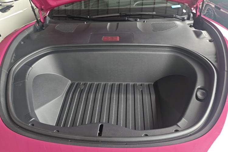 Used Xiaomi Auto SU7 2024 Four-Wheel Drive Ultra-Long Range Advanced Intelligent Driving Max Edition Engine Bay
