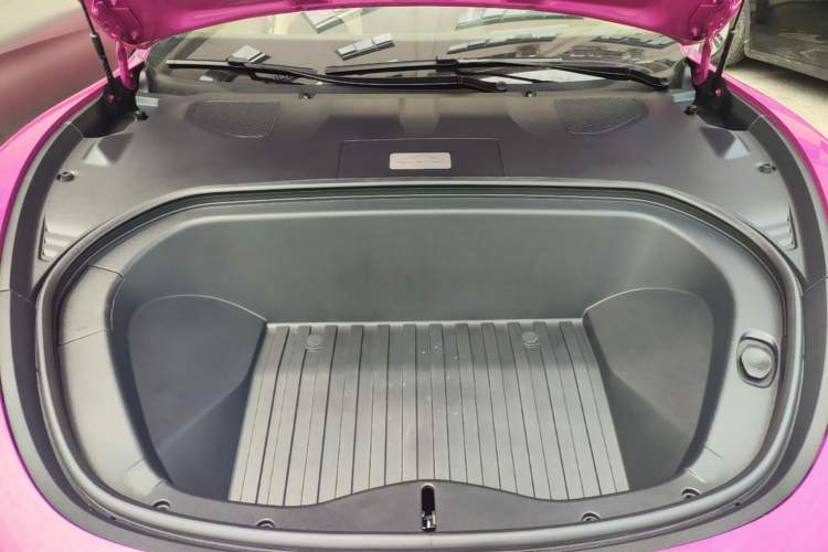 Used Xiaomi Auto SU7 2024 Four-Wheel Drive Ultra-Long Range Advanced Intelligent Driving Max Edition Engine Bay