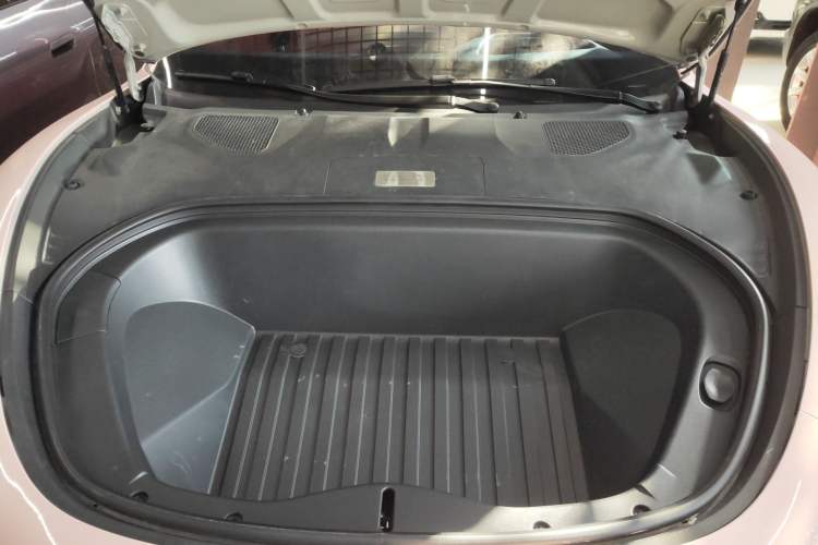 Used Xiaomi Auto SU7 2024 Four-Wheel Drive Ultra-Long Range Advanced Intelligent Driving Max Edition Engine Bay
