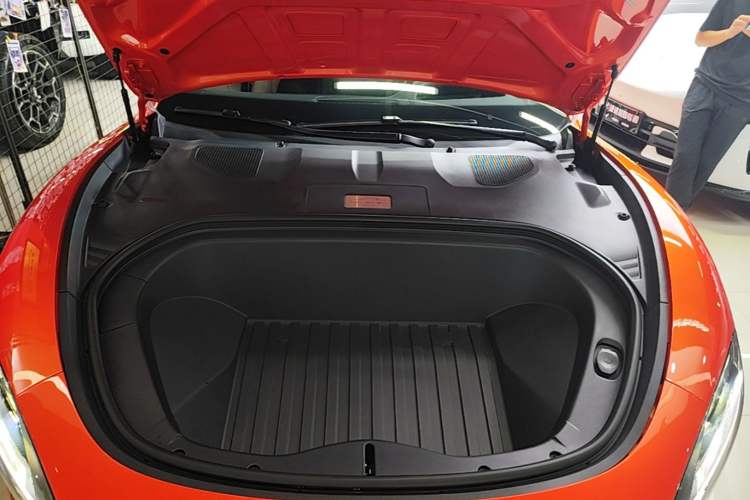 Used Xiaomi Auto SU7 2024 Four-Wheel Drive Ultra-Long Range Advanced Intelligent Driving Max Edition Engine Bay