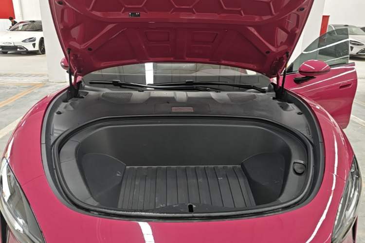 Used Xiaomi Auto SU7 2024 Rear-Drive Long-Range Intelligent Driving Version Engine Bay