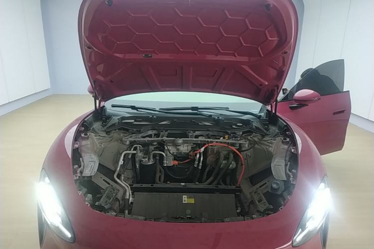 Used Xiaomi Auto SU7 2024 Rear-Drive Long-Range Intelligent Driving Version Engine Bay