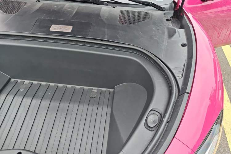 Used Xiaomi Auto SU7 2024 Four-Wheel Drive Ultra-Long Range Advanced Intelligent Driving Max Edition Engine Bay Left