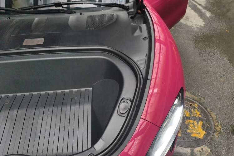 Used Xiaomi Auto SU7 2024 Rear-Drive Long-Range Intelligent Driving Version Engine Bay Left