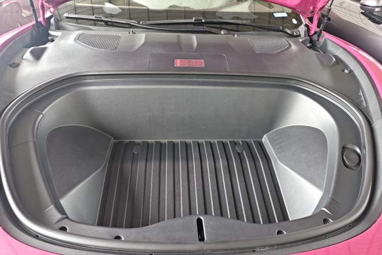 Used Xiaomi Auto SU7 2024 Rear-Drive Long-Range Intelligent Driving Version Engine Bay