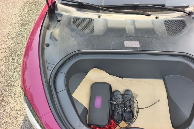 Used Xiaomi Auto SU7 2024 Rear-Drive Long-Range Intelligent Driving Version Engine Bay Right
