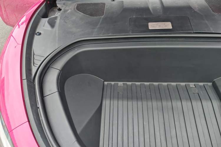 Used Xiaomi Auto SU7 2024 Four-Wheel Drive Ultra-Long Range Advanced Intelligent Driving Max Edition Engine Bay Right