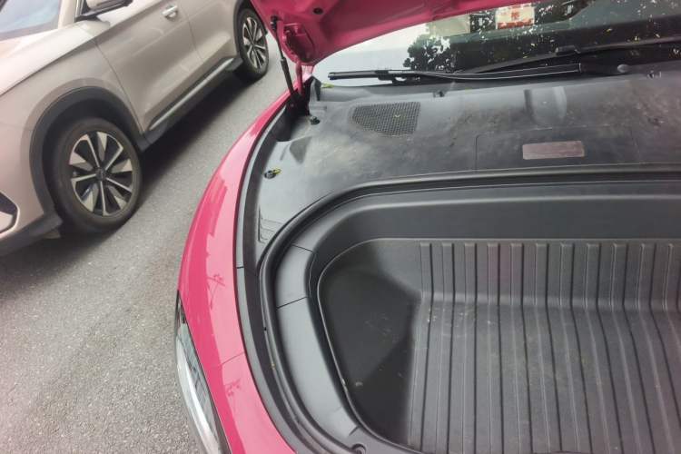 Used Xiaomi Auto SU7 2024 Rear-Drive Long-Range Intelligent Driving Version Engine Bay Right
