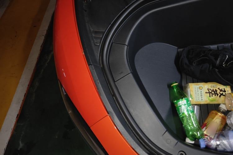 Used Xiaomi Auto SU7 2024 Rear-Drive Long-Range Intelligent Driving Version Engine Bay Right