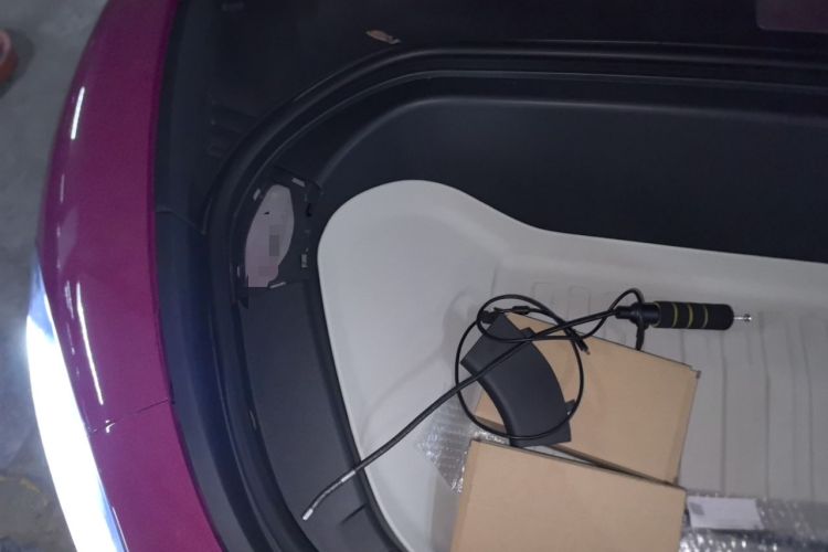 Used Xiaomi Auto SU7 2024 Rear-Drive Long-Range Intelligent Driving Version Engine Bay Right