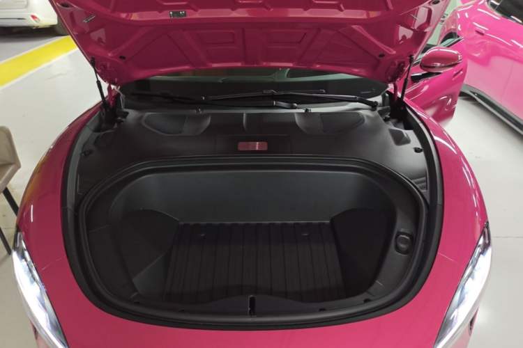 Used Xiaomi Auto SU7 2024 Four-Wheel Drive Ultra-Long Range Advanced Intelligent Driving Max Edition Engine Bay