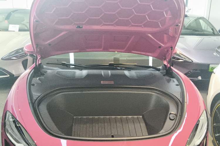 Used Xiaomi Auto SU7 2024 Four-Wheel Drive Ultra-Long Range Advanced Intelligent Driving Max Edition Engine Bay