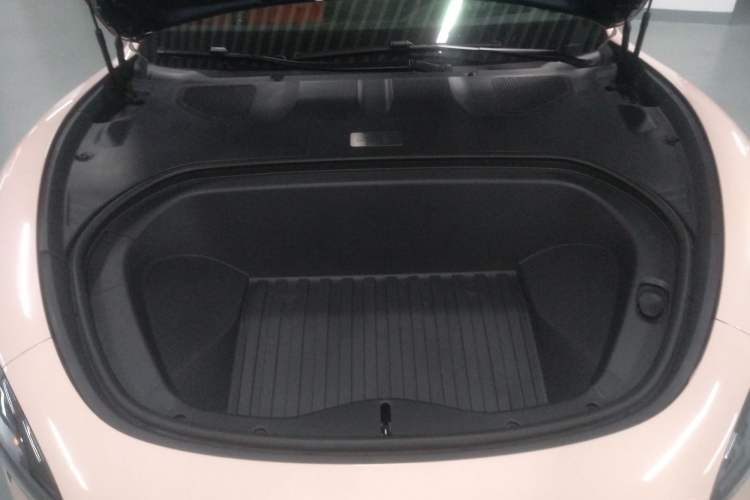 Used Xiaomi Auto SU7 2024 Four-Wheel Drive Ultra-Long Range Advanced Intelligent Driving Max Edition Engine Bay