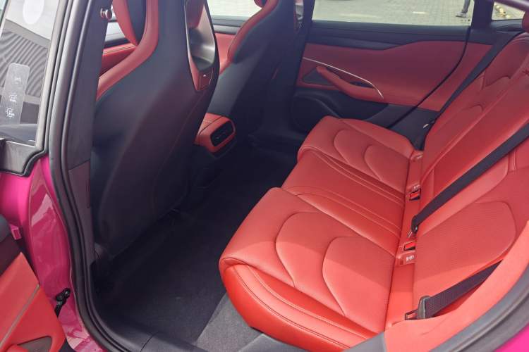 Used Xiaomi Auto SU7 2024 Four-Wheel Drive Ultra-Long Range Advanced Intelligent Driving Max Edition Exterior 7