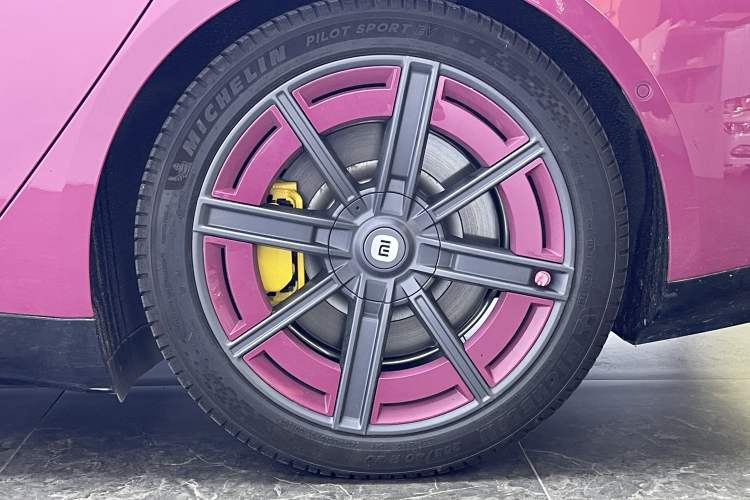 Used Xiaomi Auto SU7 2024 Four-Wheel Drive Ultra-Long Range Advanced Intelligent Driving Max Edition Exterior 9