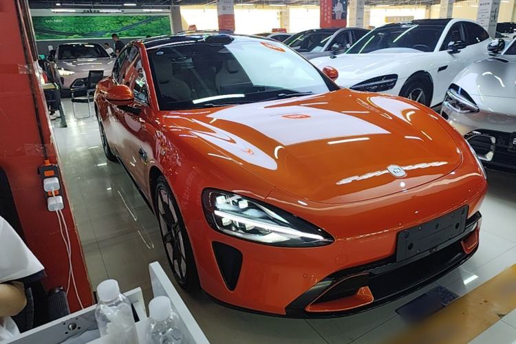 Used Xiaomi Auto SU7 2024 Four-Wheel Drive Ultra-Long Range Advanced Intelligent Driving Max Edition Front Right 45 Deg