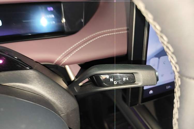 Used Xiaomi Auto SU7 2024 Four-Wheel Drive Ultra-Long Range Advanced Intelligent Driving Max Edition Gear Lever